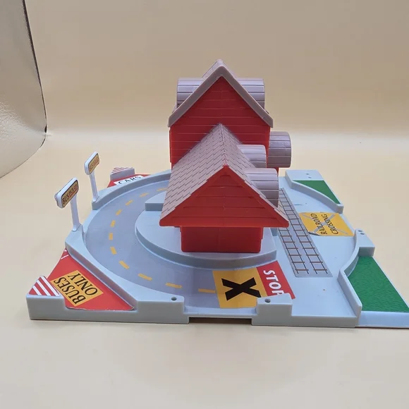 1991 Micro Machines Hiways & Byways Railroad Central Playset - Picture 5 of 5